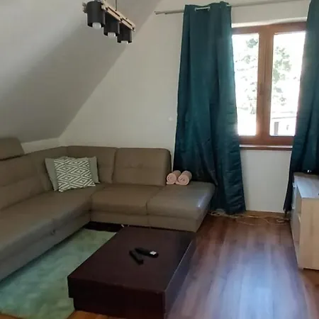 Apartmanovy Dom