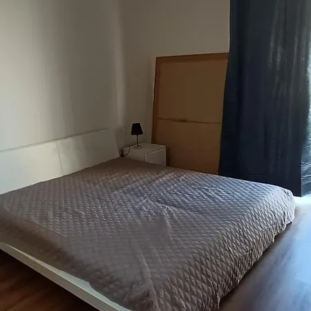 Apartmanovy Dom * Budina